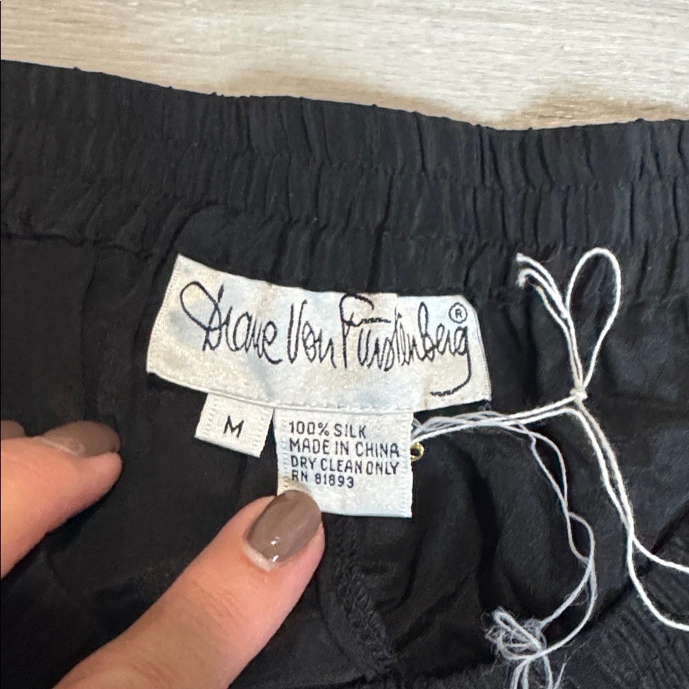NWT Diane Von Furstenberg 100% silk black pants - Picture 3 of 4
